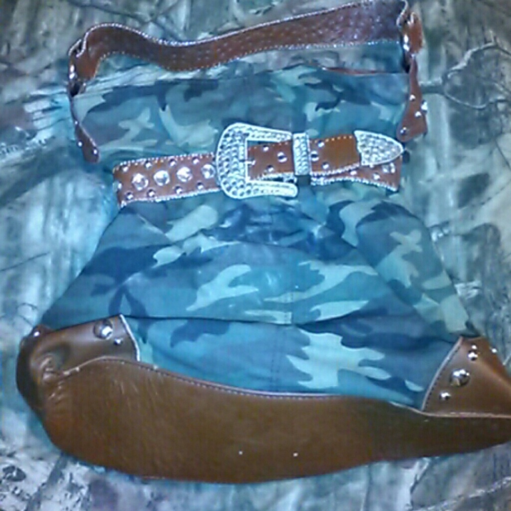 Camo purse